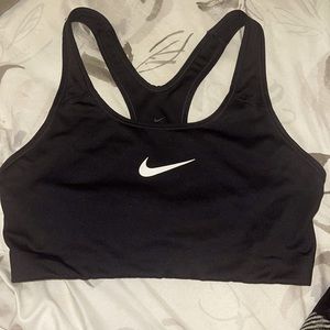 Black, Never worn, Nike sports bra, Medium!!